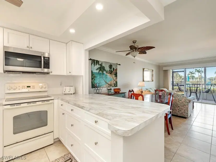 Picture of 37 High Point Cir E 109, Naples FL 34103