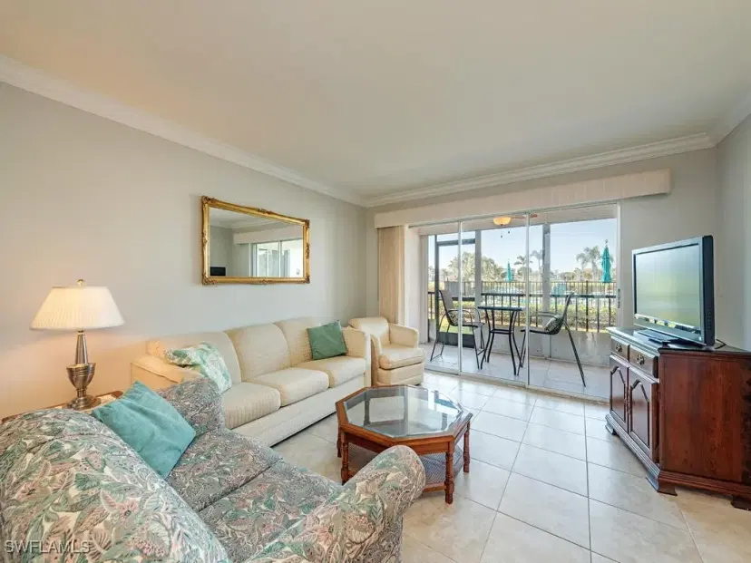 Picture of 37 High Point Cir E 109, Naples FL 34103
