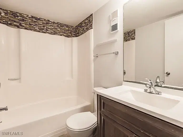 Picture of 2680 Park Windsor Dr 508, Fort Myers FL 33901