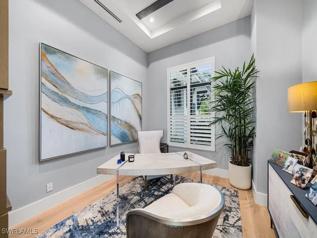 Picture of 3300 Crayton Rd, Naples, FL 34103