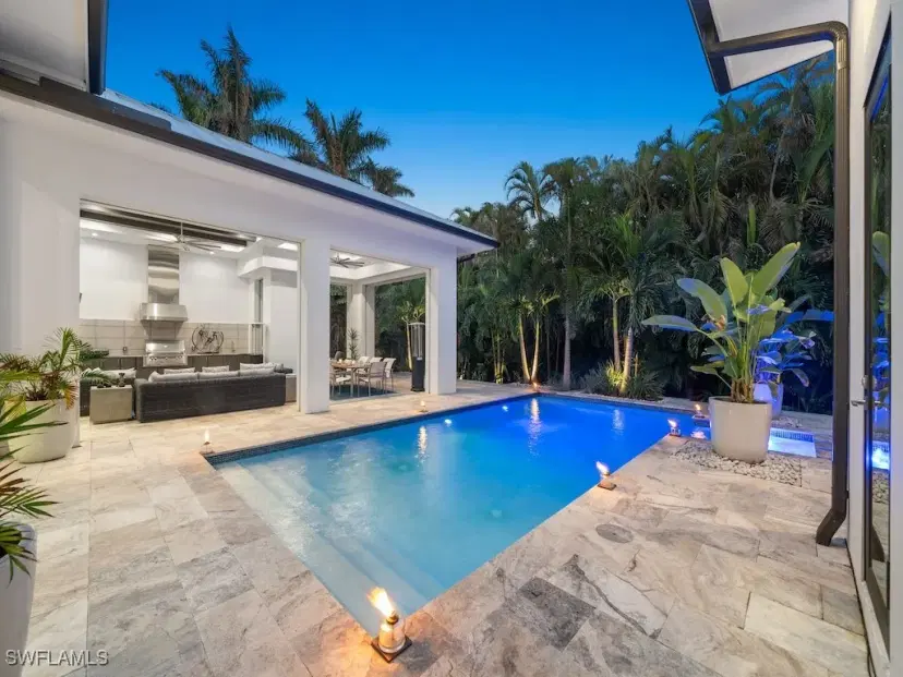 Picture of 3300 Crayton Rd, Naples, FL 34103