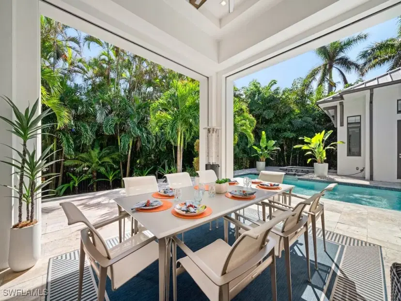 Picture of 3300 Crayton Rd, Naples, FL 34103