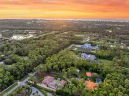 Picture of 2347 Coach House Ln, Naples, FL 34105