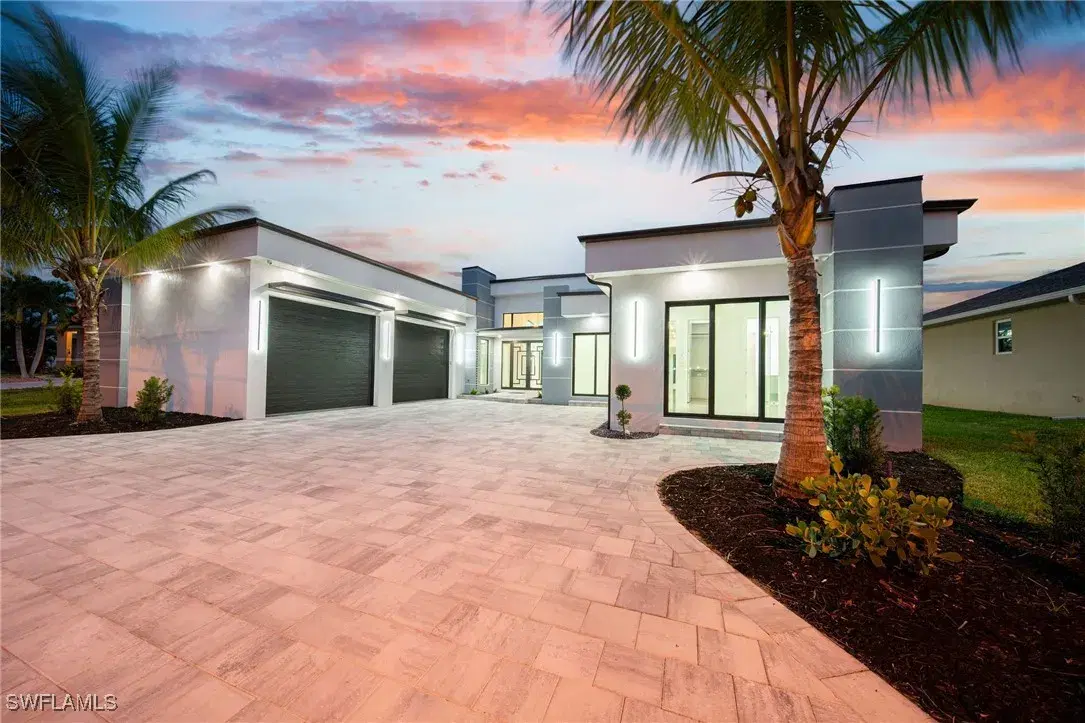 Picture of 916 Mohawk Pkwy, Cape Coral, FL 33914