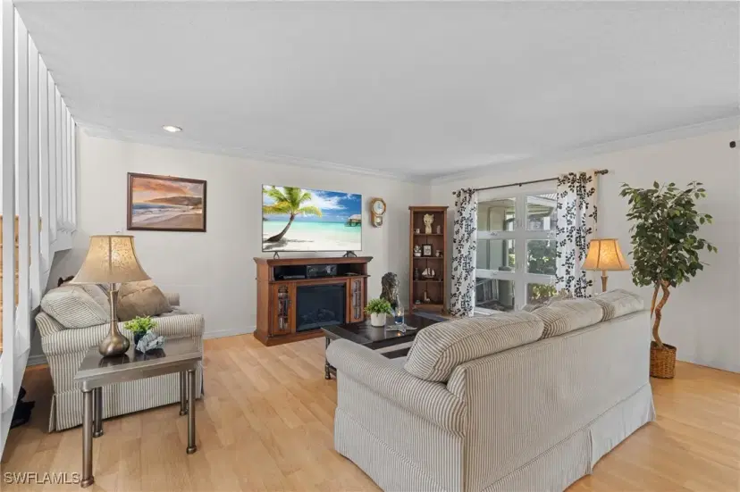 Picture of 4263 Island Cir 3, Fort Myers FL 33919