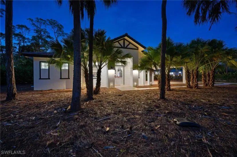 Picture of 2401 Coach House Ln, Naples FL 34105