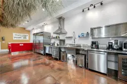 Picture of 2401 Coach House Ln, Naples, FL 34105