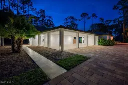 Picture of 2401 Coach House Ln, Naples, FL 34105