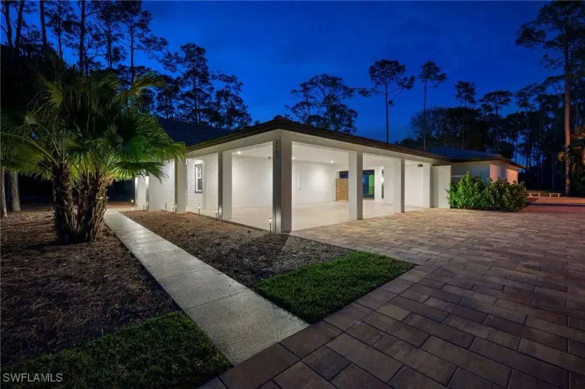 Picture of 2401 Coach House Ln, Naples FL 34105