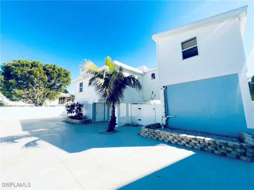 Picture of 292 Sterling Ave, Fort Myers Beach FL 33931
