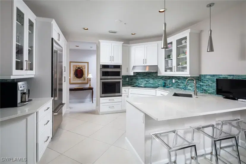 Picture of 142 Colonade Cir, Naples FL 34103