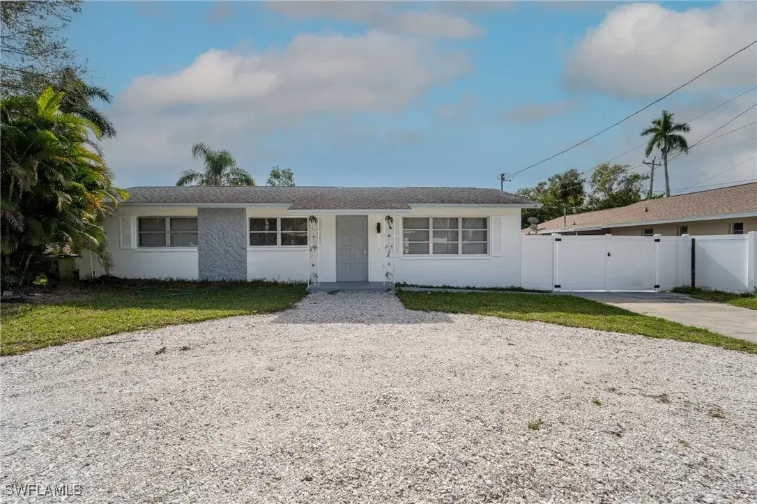 Picture of 60 Cardinal Dr, North Fort Myers, FL 33917