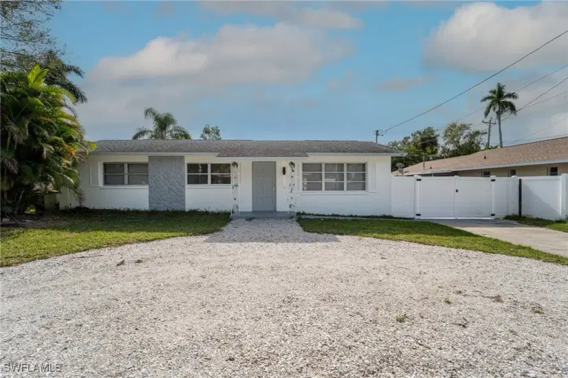 Picture of 60 Cardinal Dr, North Fort Myers FL 33917