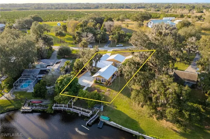Picture of 617 Caloosa Estates Dr, Labelle FL 33935