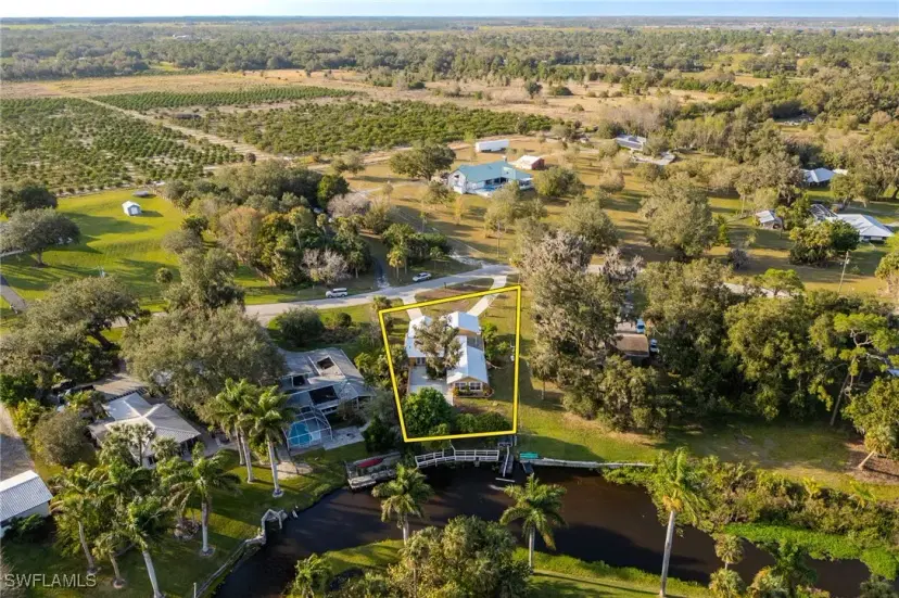 Picture of 617 Caloosa Estates Dr, Labelle FL 33935