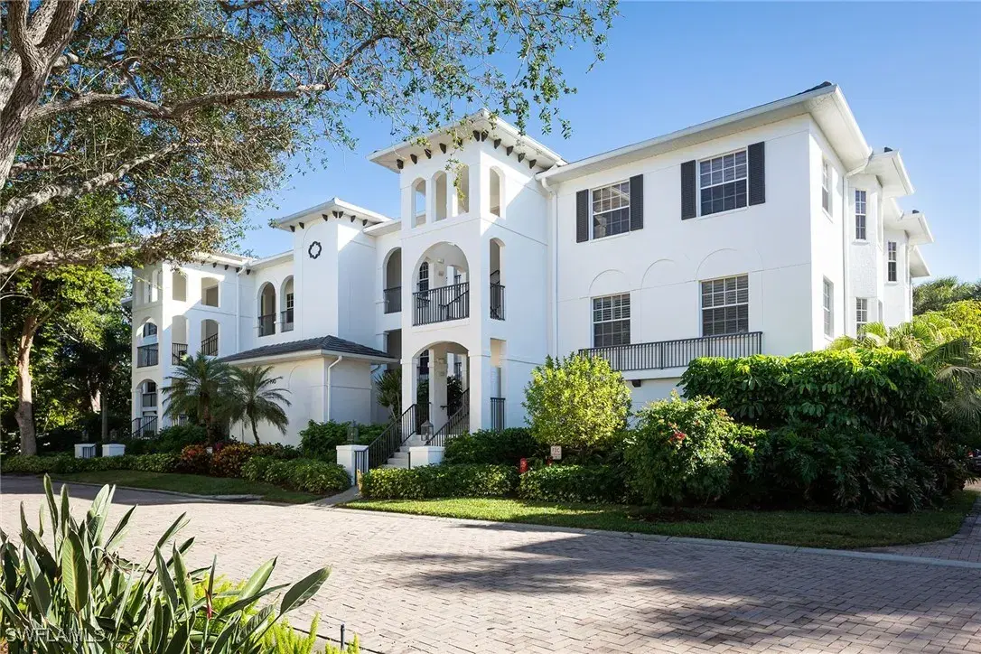 Picture of 790 Bentwater Cir 203, Naples, FL 34108