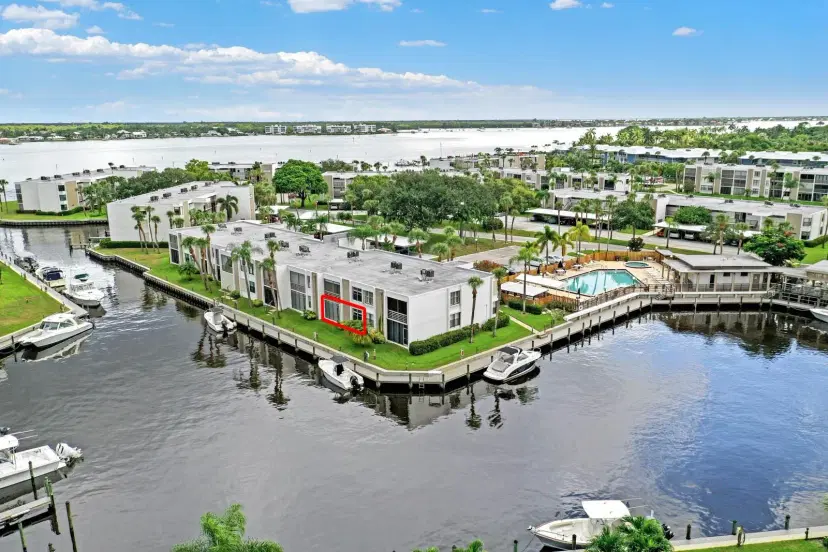 Picture of 1950 Sw Palm City RD 9-102, Stuart FL 34994