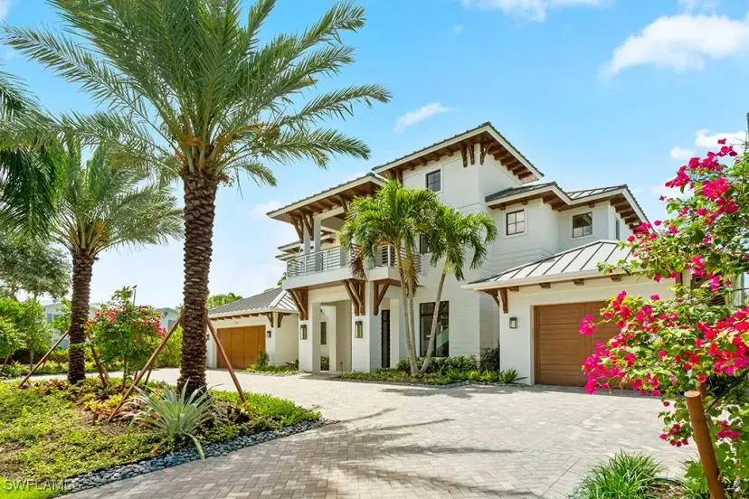 Picture of 774 S Golf Dr, Naples FL 34102