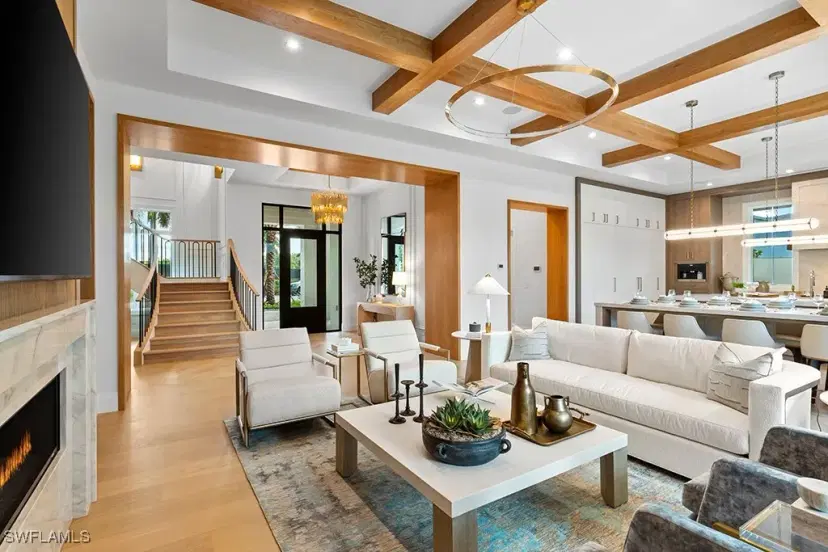 Picture of 774 S Golf Dr, Naples FL 34102