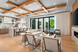 Picture of 774 S Golf Dr, Naples, FL 34102