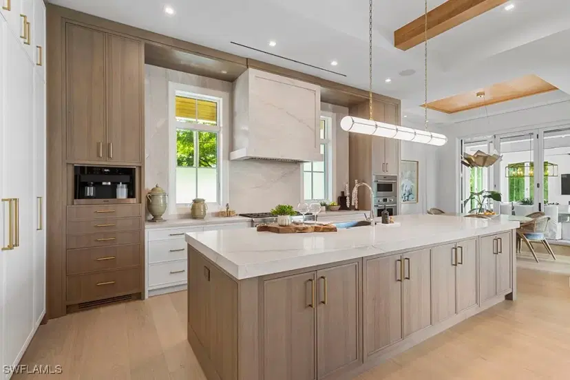 Picture of 774 S Golf Dr, Naples FL 34102