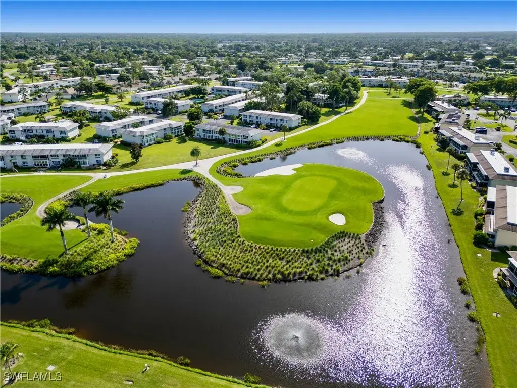 Picture of 185 Palm Dr 18J, Naples, FL 34112