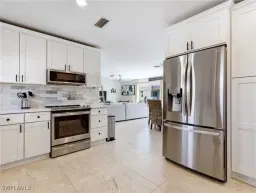 Picture of 185 Palm Dr 18J, Naples, FL 34112