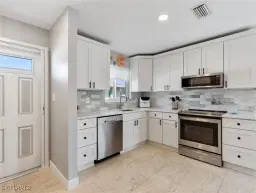 Picture of 185 Palm Dr 18J, Naples, FL 34112