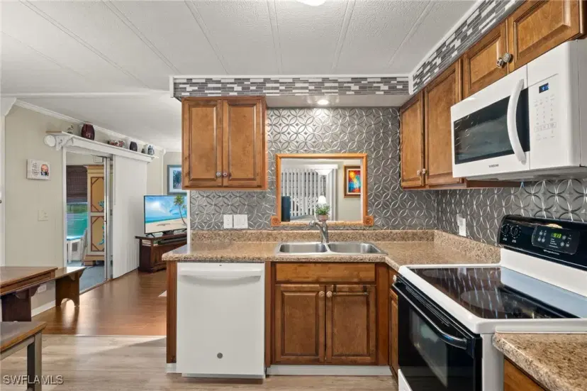 Picture of 788 Roses Ln, North Fort Myers FL 33917