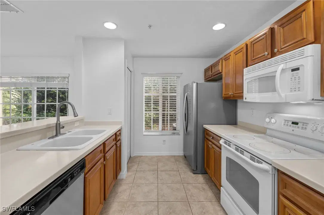 Picture of 12021 Rock Brook Run 2101, Fort Myers, FL 33913