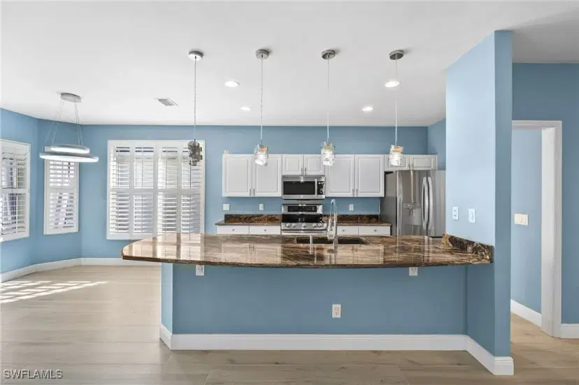 Picture of 4269 Hampton Ln, Naples FL 34119