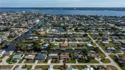 Picture of 909 Versailles Dr, Cape Coral, FL 33904