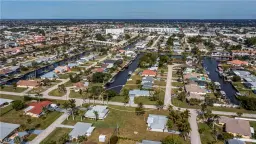 Picture of 909 Versailles Dr, Cape Coral, FL 33904