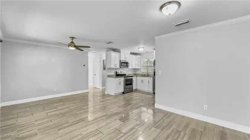 Picture of 805 Perry Ave, Lehigh Acres FL 33936