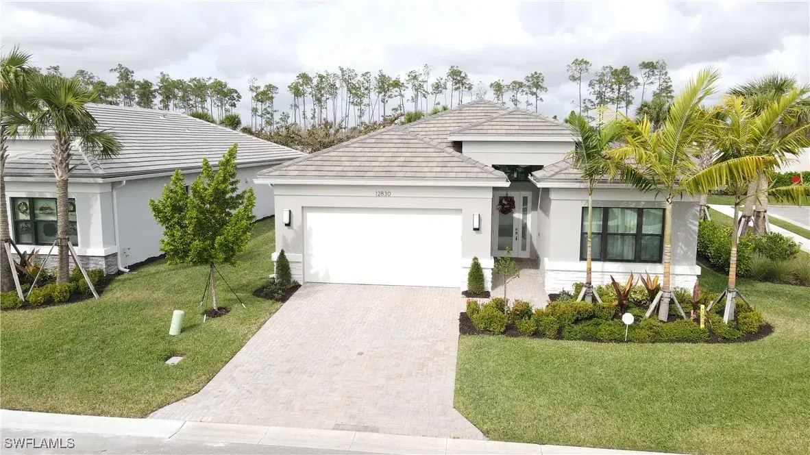 Picture of 12830 Hawkins Dr, Estero, FL 33928