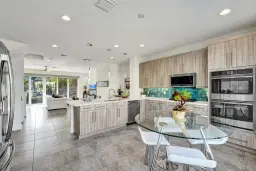 Picture of 2900 NE 12Th Ter 19, Oakland Park, FL 33334