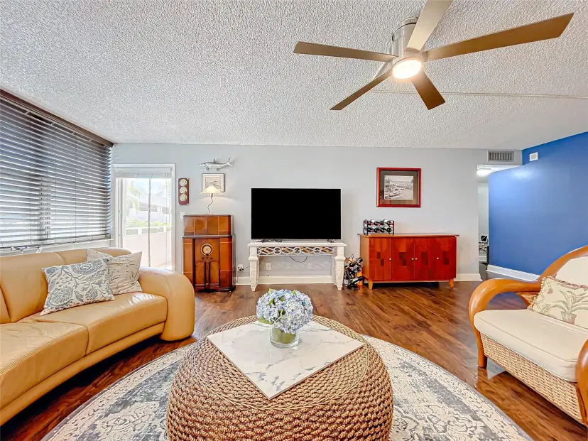 Picture of 1160 N Federal Hwy 216, Fort Lauderdale FL 33304