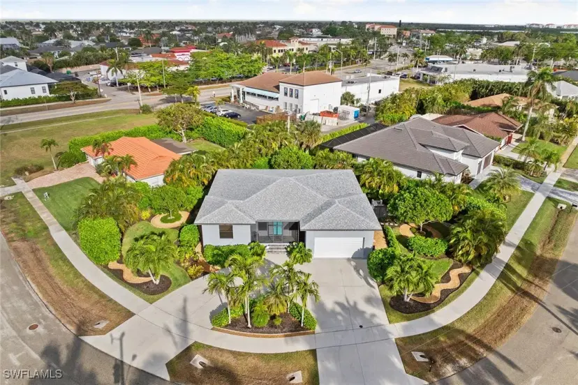 Picture of 111 S Bahama Ave, Marco Island FL 34145