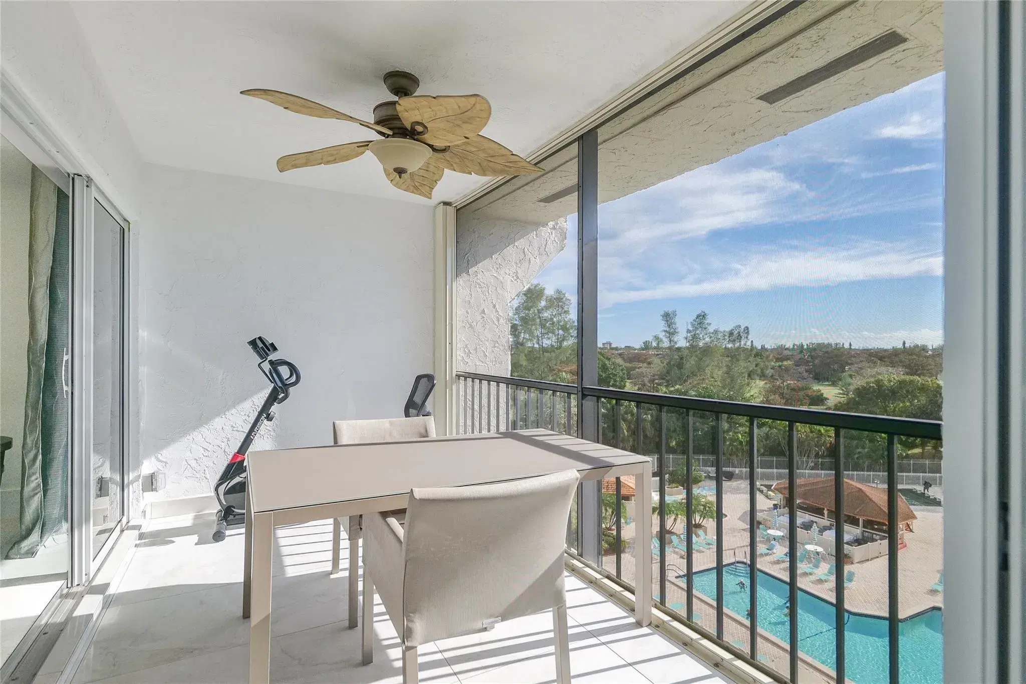 Picture of 3930 Inverrary Blvd 704-D, Lauderhill, FL 33319