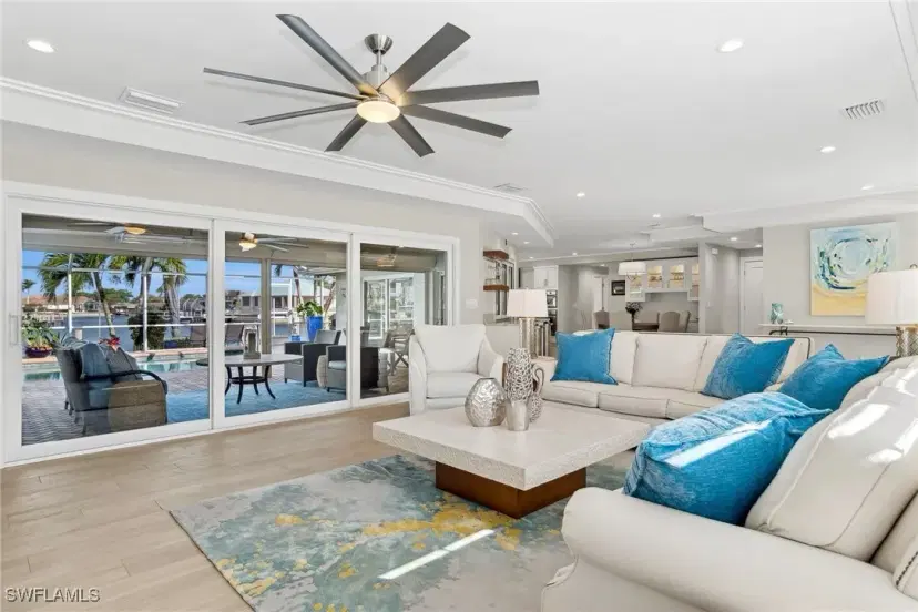 Picture of 335 Nassau Ct, Marco Island FL 34145