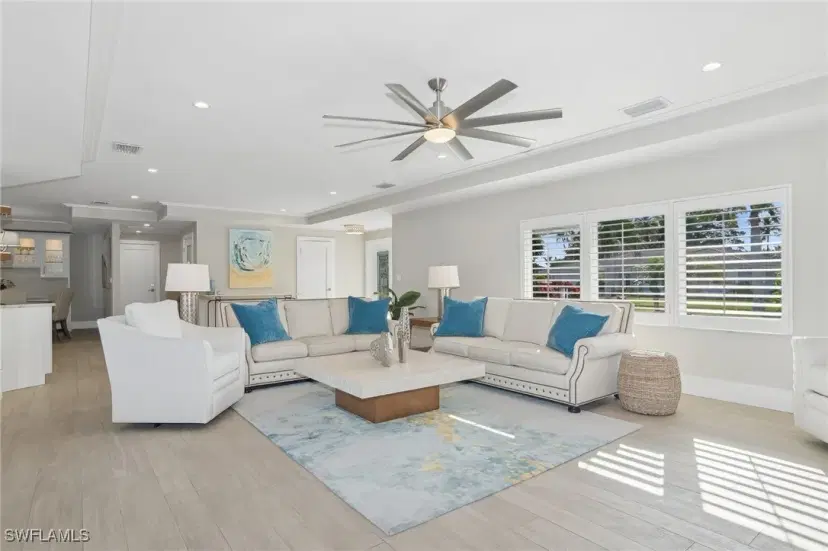 Picture of 335 Nassau Ct, Marco Island FL 34145