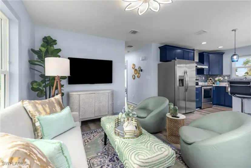 Picture of 13611 Catbird Dr, Fort Myers FL 33908