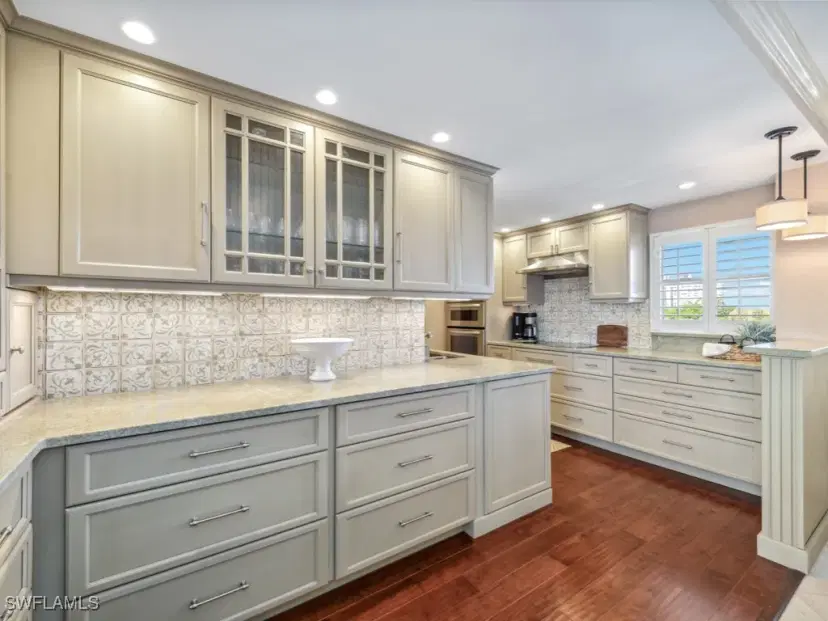 Picture of 300 Park Shore Dr 5A, Naples FL 34103