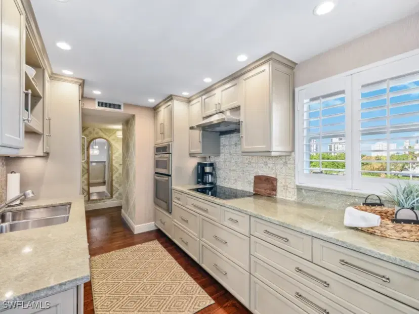 Picture of 300 Park Shore Dr 5A, Naples FL 34103