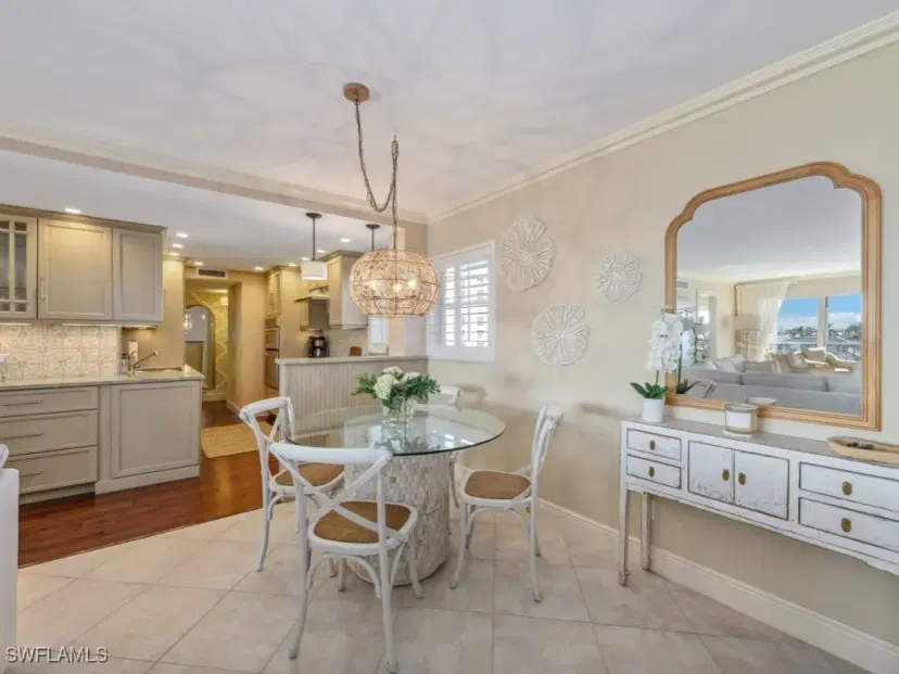 Picture of 300 Park Shore Dr 5A, Naples FL 34103