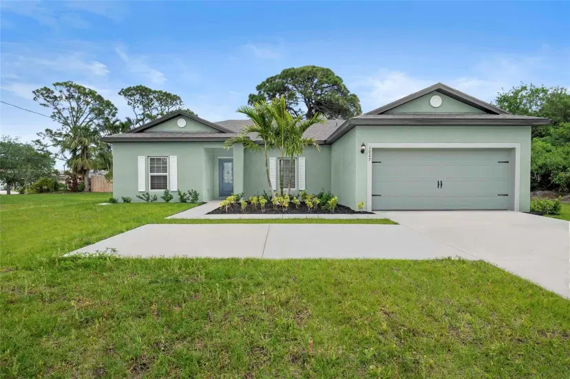 Picture of 1027 SE Floresta Dr, Port St Lucie FL 34983