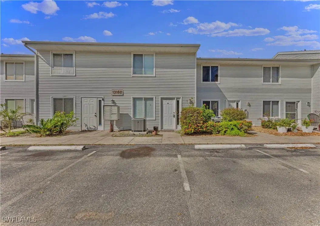 Picture of 13160 Kings Point Dr 4, Fort Myers, FL 33919