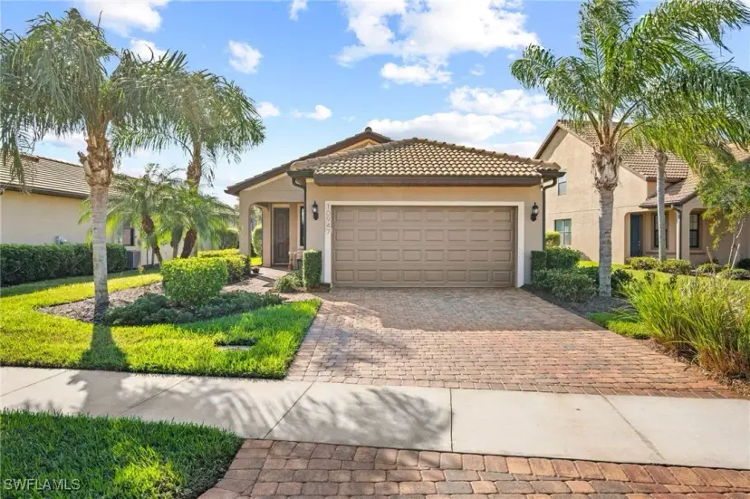 Picture of 10947 Clarendon St, Fort Myers FL 33913