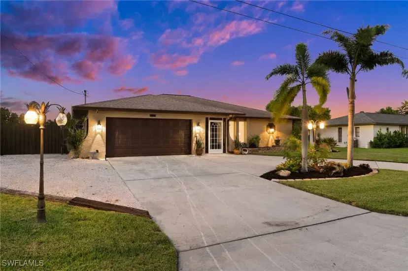 Picture of 617 SE 28Th Ter, Cape Coral FL 33904