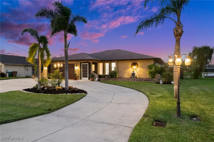 Picture of 617 SE 28Th Ter, Cape Coral FL 33904